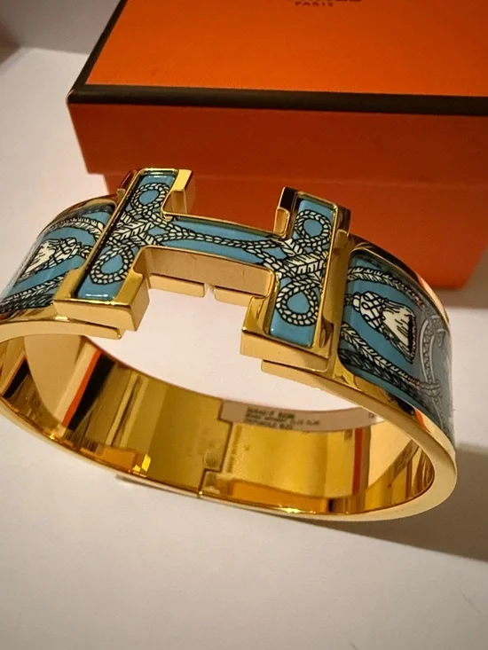 NWT Hermes Wide Clic H Bracelet Grand Apparat yellow gold GM size, box included - Picture 7 of 13